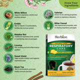 HERBION Naturals Granules dans une tasse chaude, expérience réconfortante et aromatique.