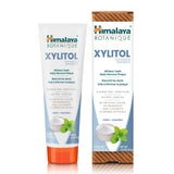 Himalaya Botanique dentifrice usage quotidien avec texture légère et praticité.