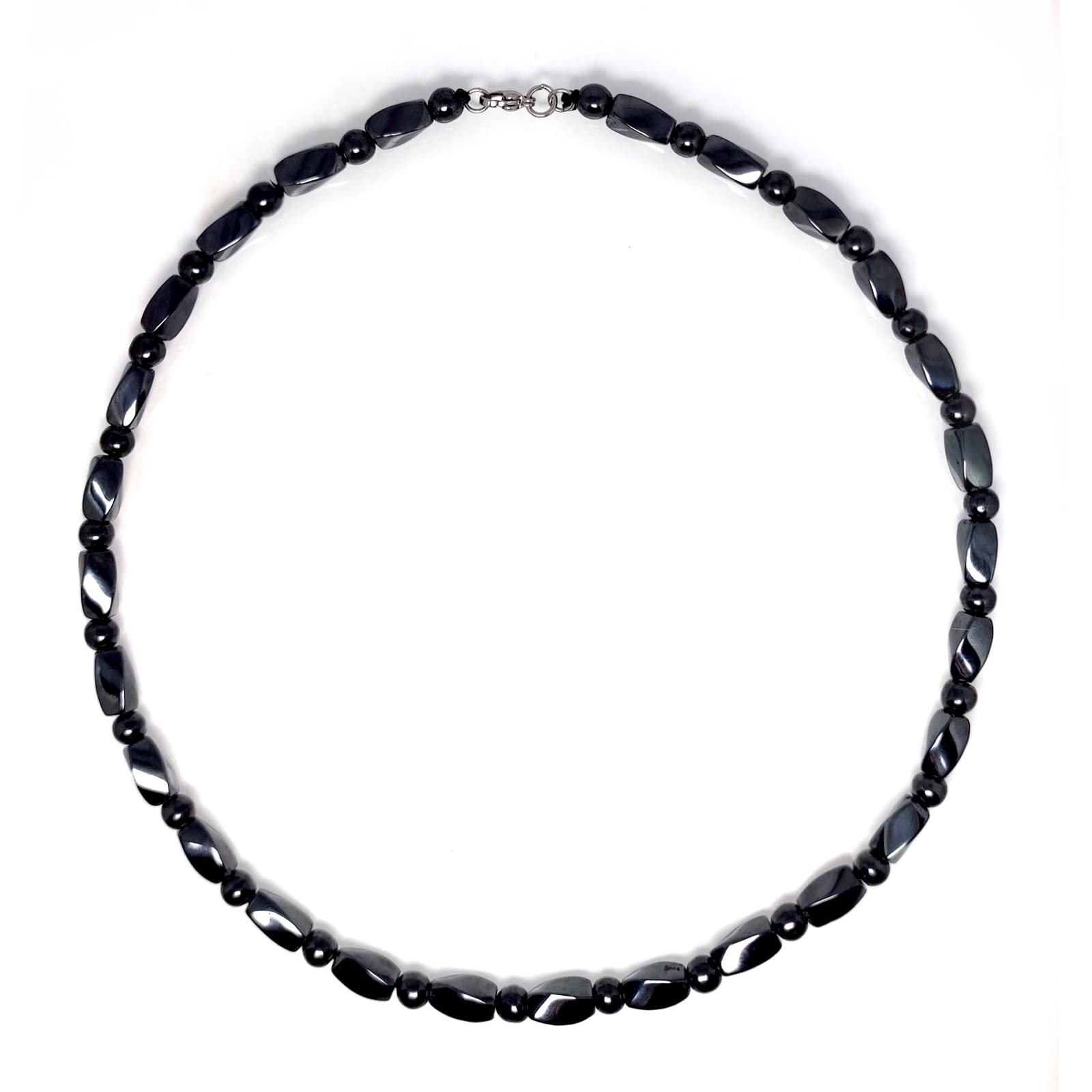 Collier Hion magnétique avec obsidienne noire et hématite, porté au quotidien pour l'ancrage.