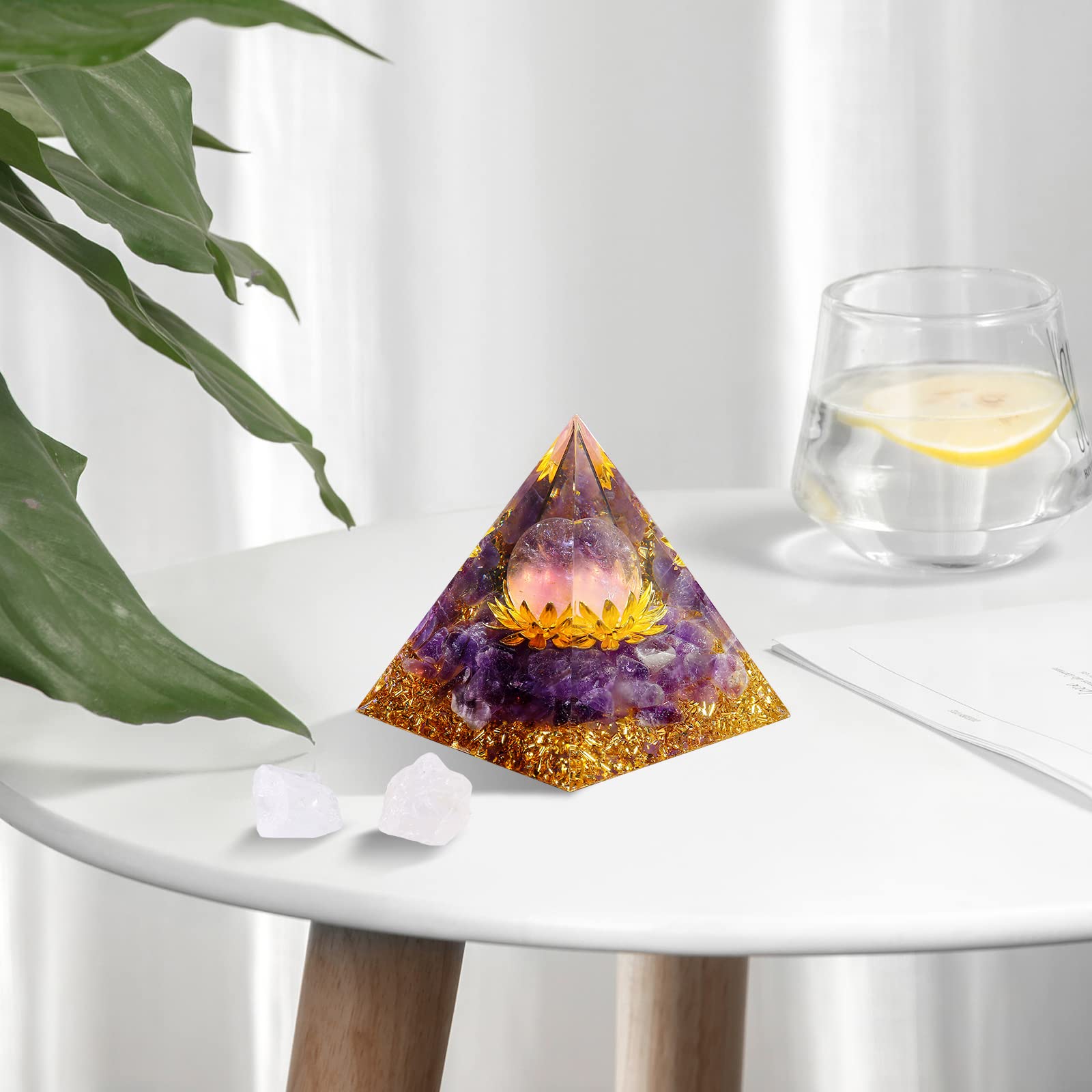 Pyramide Hopeseed Orgone, cadeau parfait et significatif pour un proche.