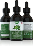 Gouttes Horjoy Chlorophylle Menthe prêtes à être ajoutées à l’eau pour un rafraîchissement sain.