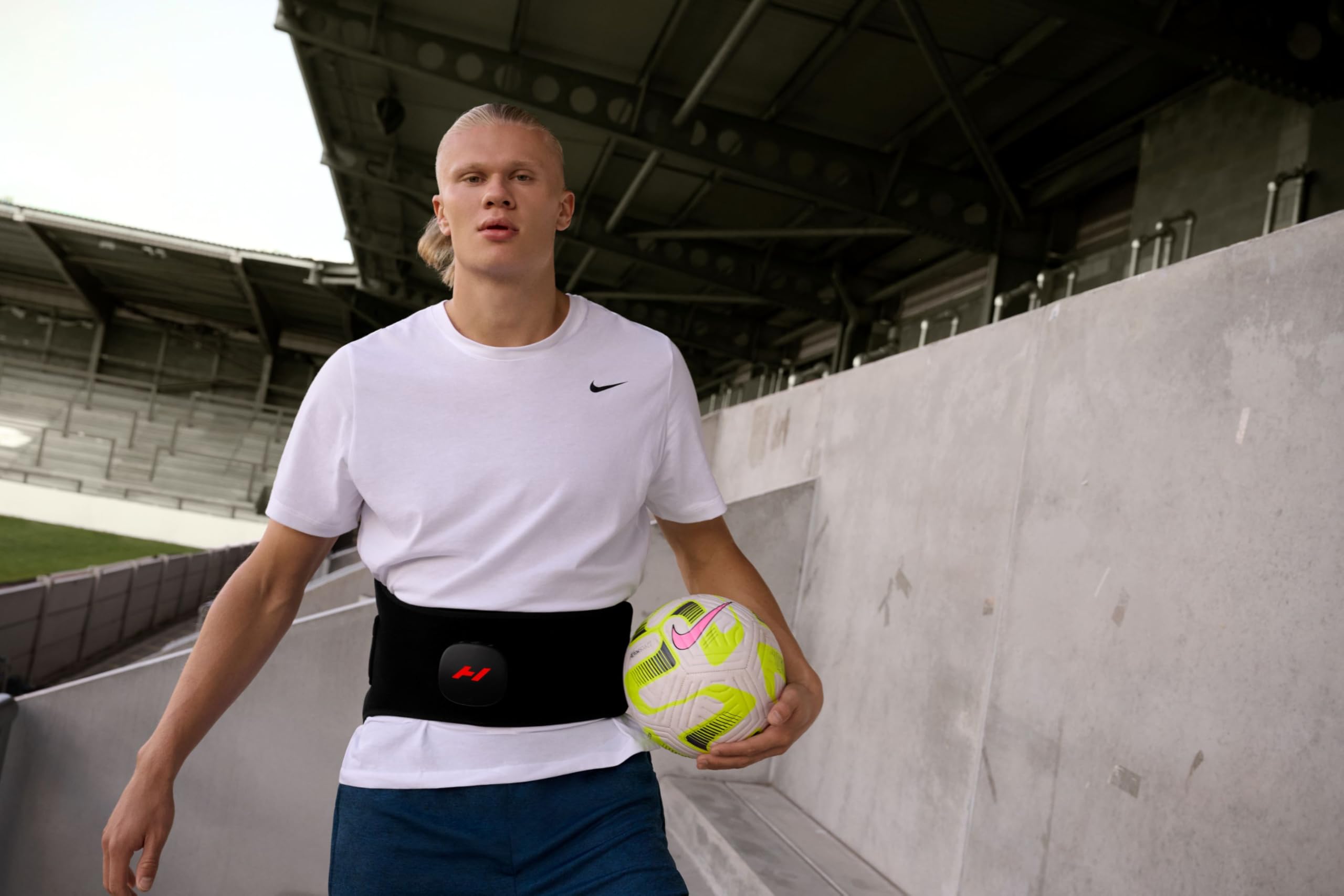 Hyperice Venom 2 Back Wrap avec massage par vibration ciblé.
