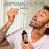 Flacon compact I Am Joy co. Ormus Ocean Nectar tenu en main.