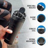 Ice Shaker avec agitateur twist-on pour mélanger sans effort et sans bruit.