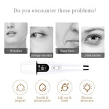 Ideal Swan baton-masseur-yeux-bleu: massage chauffant pour réveiller le contour des yeux.