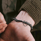 20 perles d'hématite et titane du bracelet iHeartDogs Hero, allure moderne.