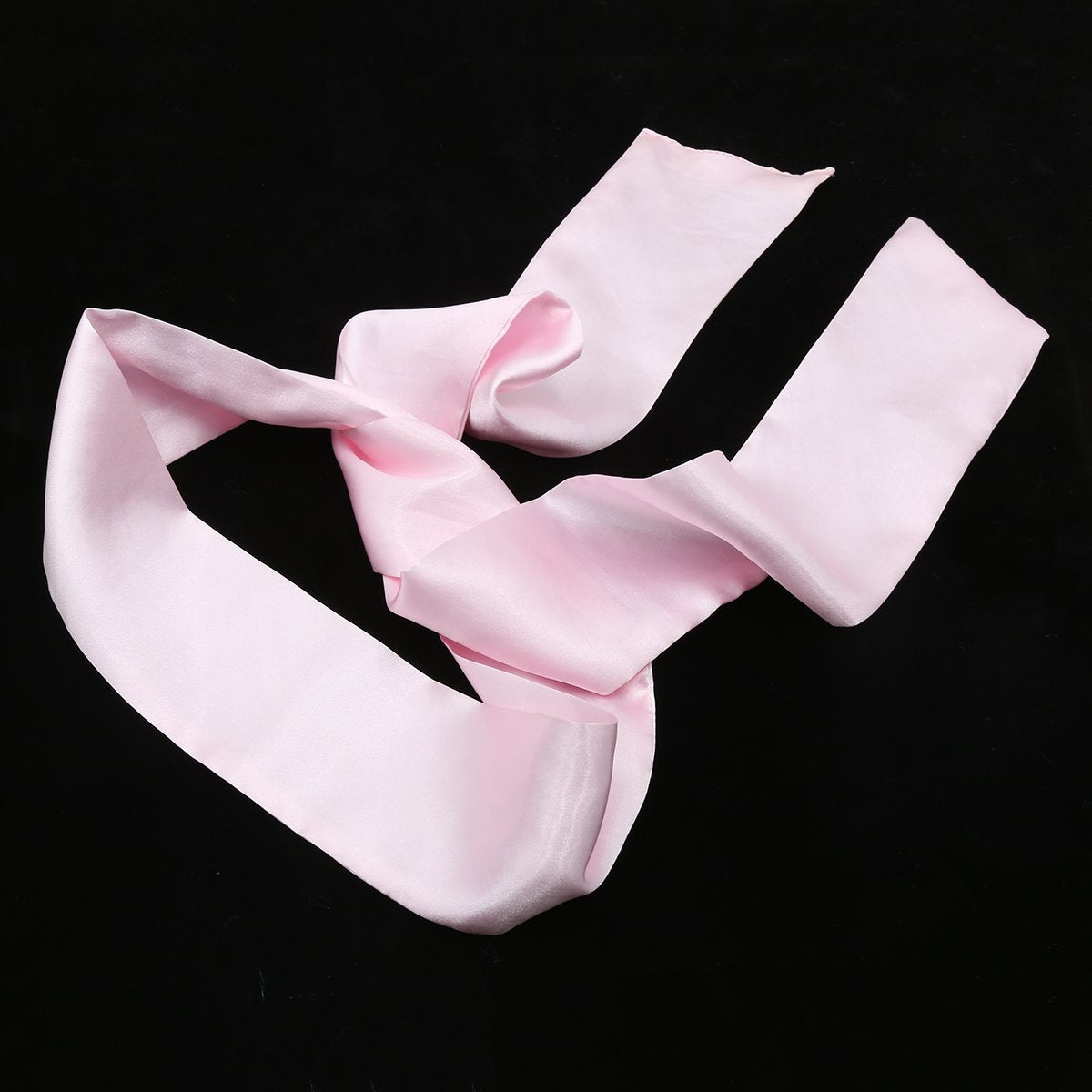 Masque INNEDYOUMM en satin doux rose, lien réglable pour ajustement personnalisé