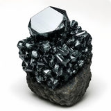 Emballage INROAN soigné, prêt à offrir pour ce bracelet hématite.