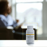 Utilisation quotidienne des capsules NAC Integrative Therapeutics pour le bien-être potentiel.