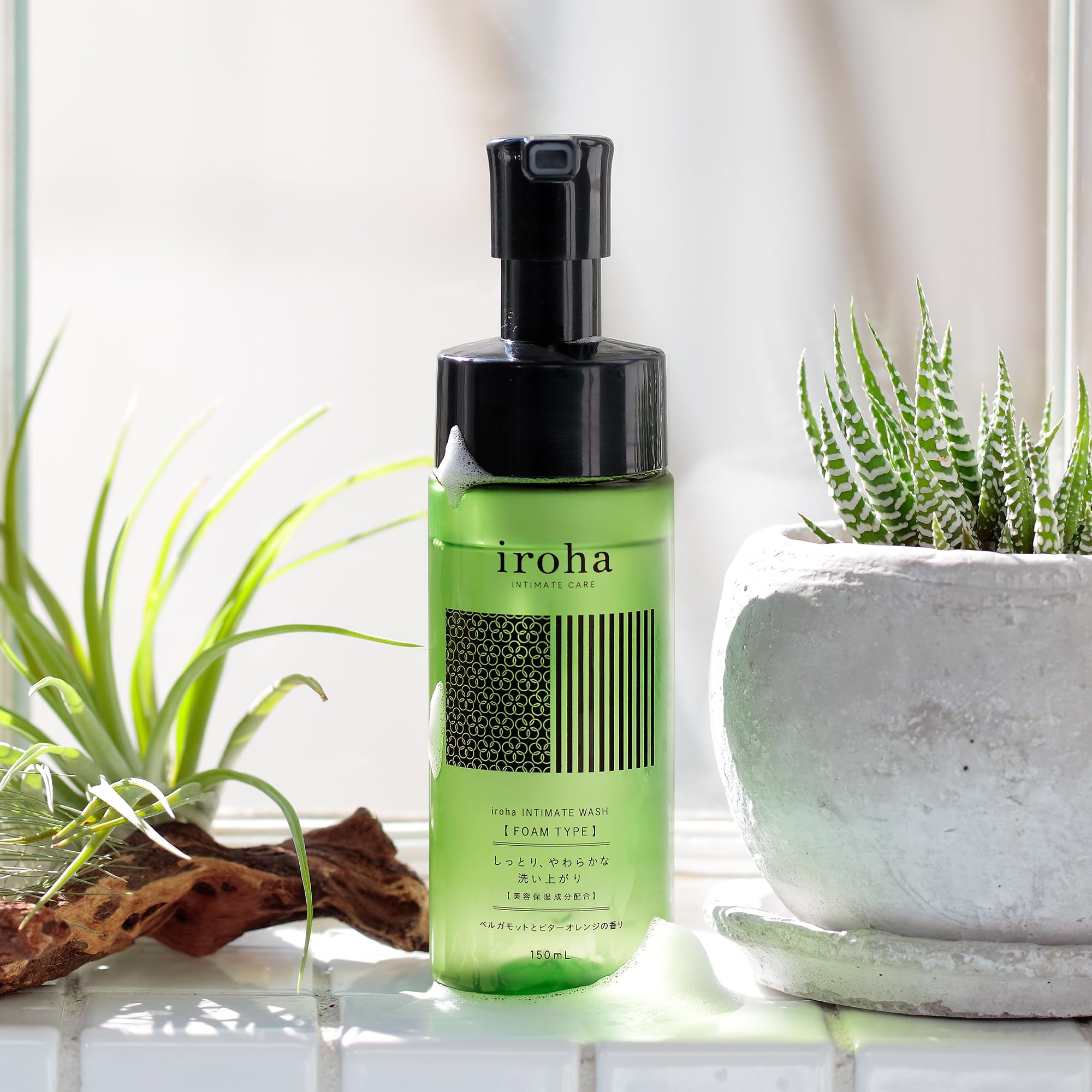 iroha soin intime quotidien, botanique extrait et pH équilibré pour confort durable.