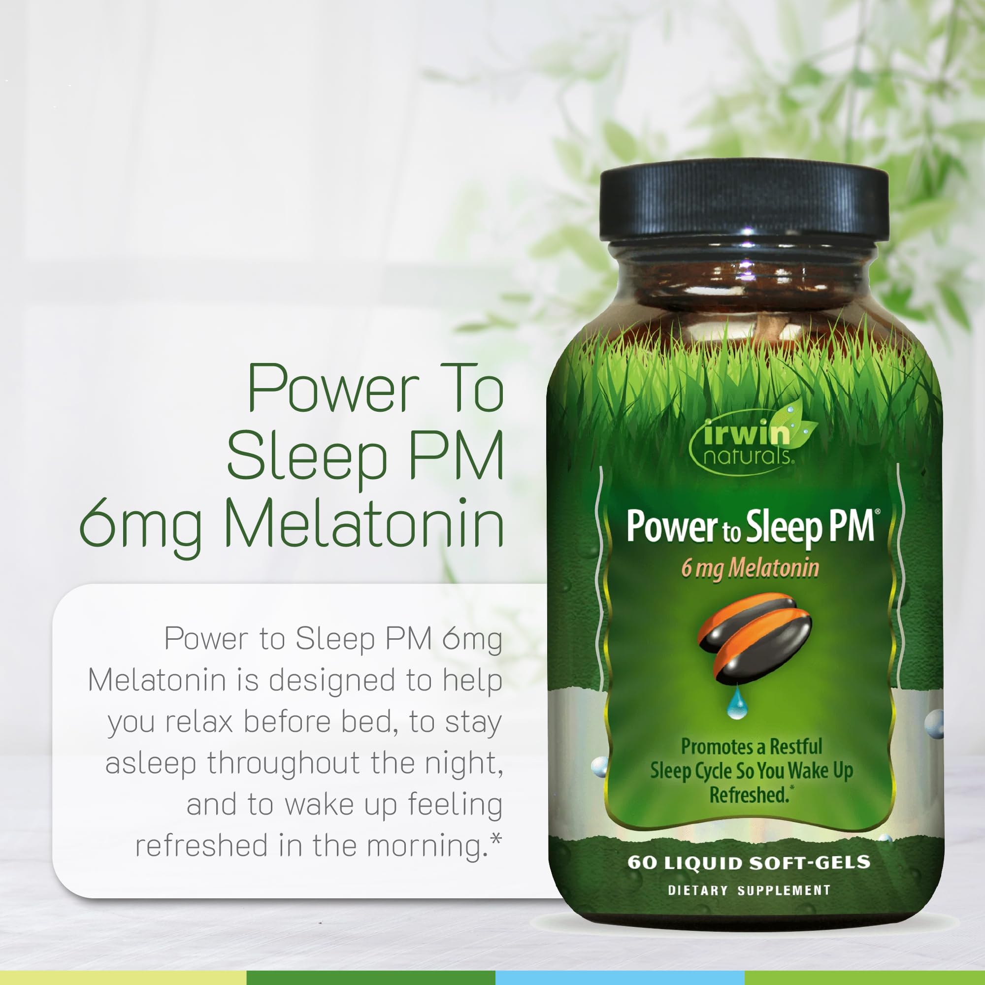 Verre d'eau près des gélules Power to Sleep PM pour la routine nocturne.
