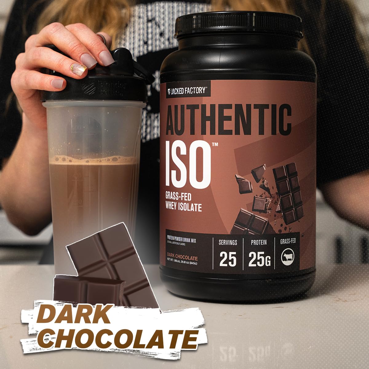 Shaker avec Authentic ISO Whey prêt à consommer après une séance.