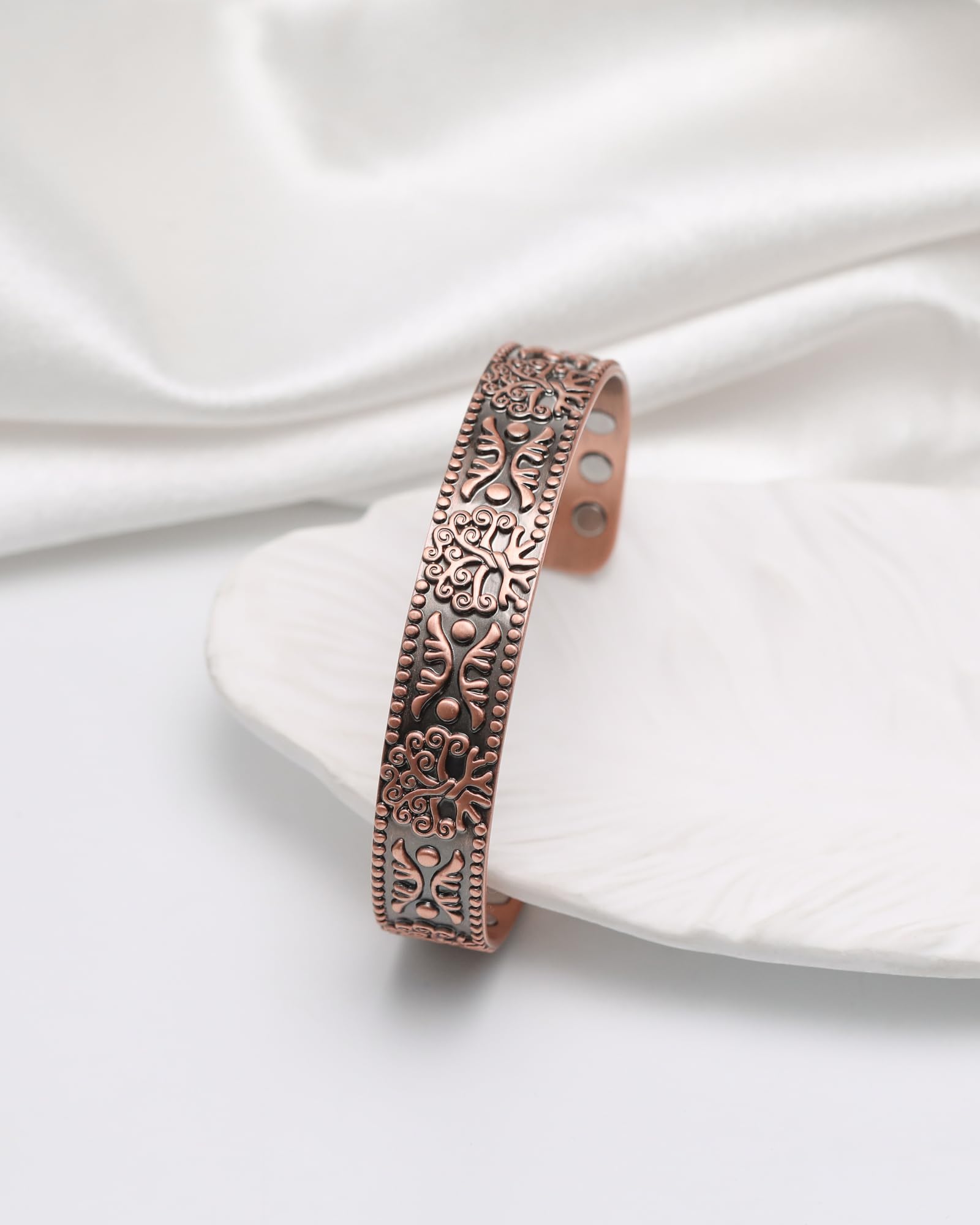 Jecanori bracelet cuivre homme, look moderne et polyvalent.