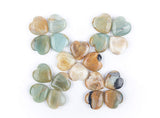 JIC Gem cœur fluorite détail-1, brillance naturelle et focus pendant la méditation.