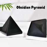 Ambiance sereine sur le bureau grâce à la pyramide obsidienne noire JIC Gem.