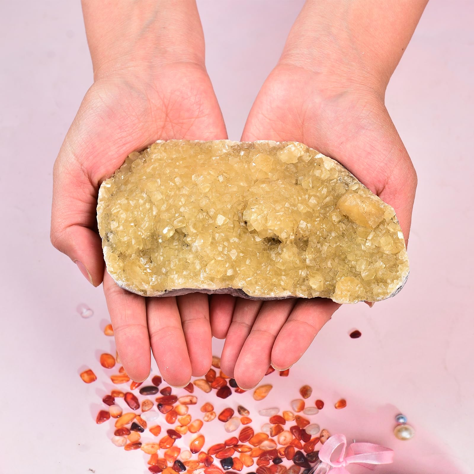 JIC Gem face extérieure naturelle calcite jaune, finition brute, décor durable et élégant.