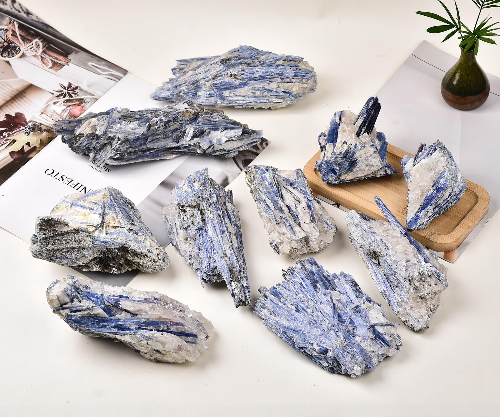 JIC Gem kyanite bleue, pratique pour la méditation guidée et spiritualité.