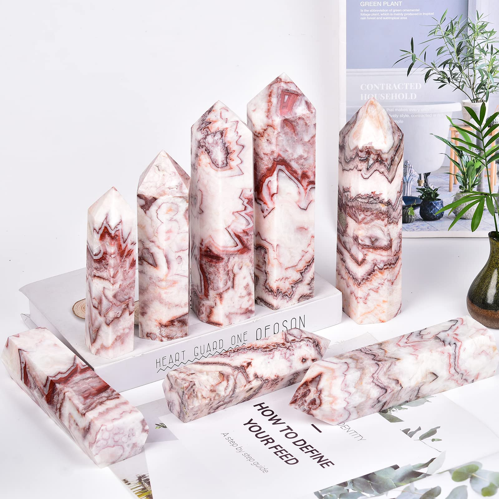 JIC Gem obélisque quartz coloré, idéal pour feng shui et harmonie domestique.