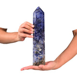Pointe d'obélisque sodalite bleue JIC Gem et ses veines bleues