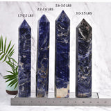 Vue rapprochée de l'obélisque sodalite bleue 6 facettes JIC Gem