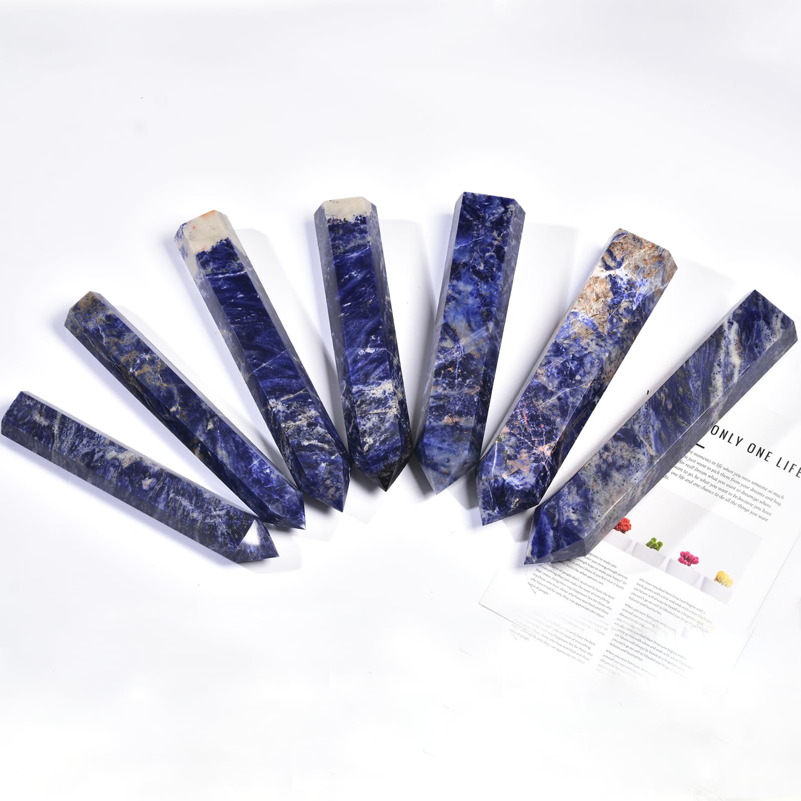 Gros plan sur la couleur et la texture sodalite bleue JIC Gem