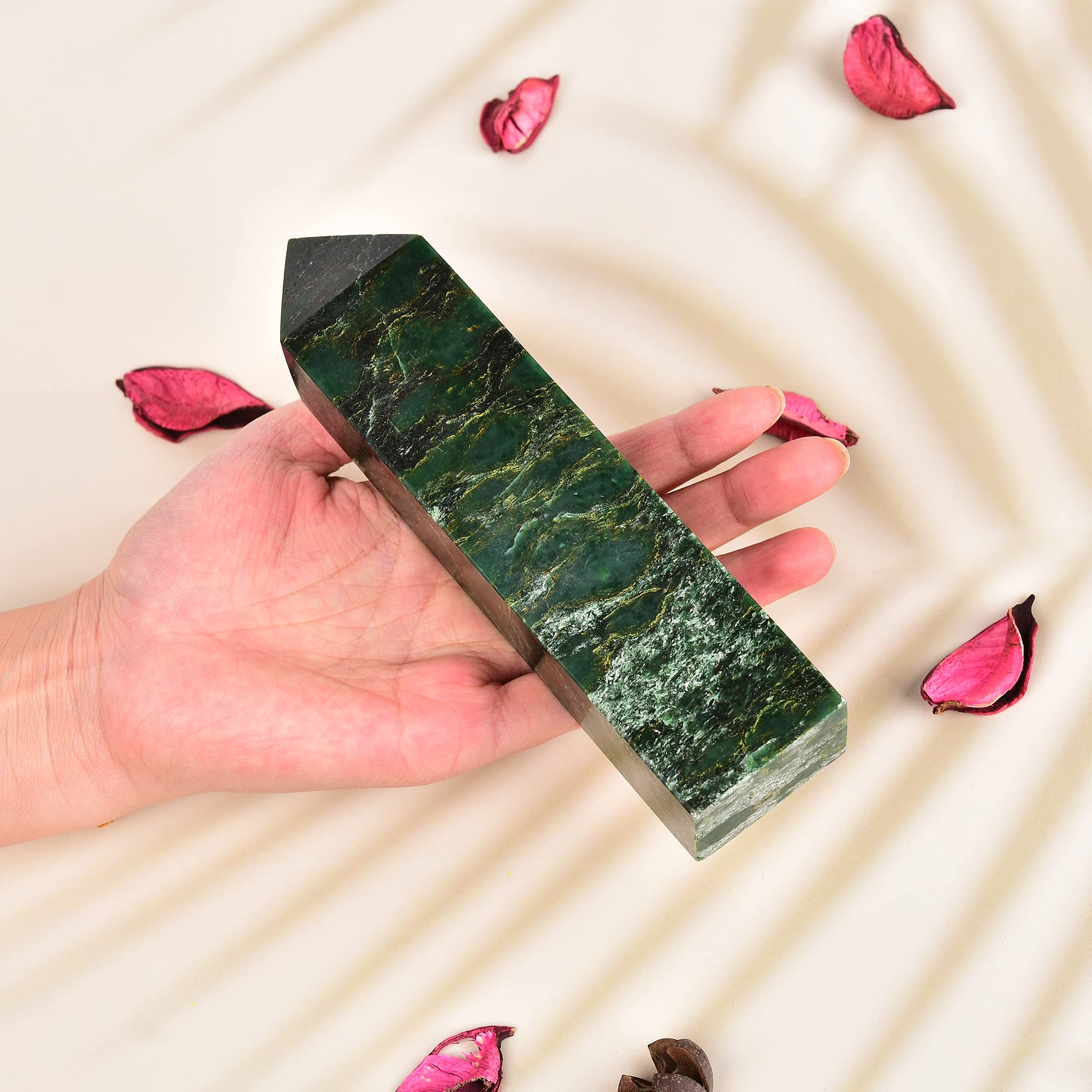 JIC Gem Pointe quartz émeraude pour concentration lors de méditation.