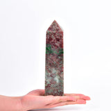 JIC Gem quartz fraise rouge et vert obelisque: cadeau idéal pour les amateurs de minéraux.