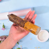 cristal jade doré pour énergie et pratique Reiki.