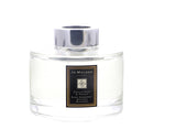 Ambiance florale Jo Malone, freesia et notes blanches pour espace de vie