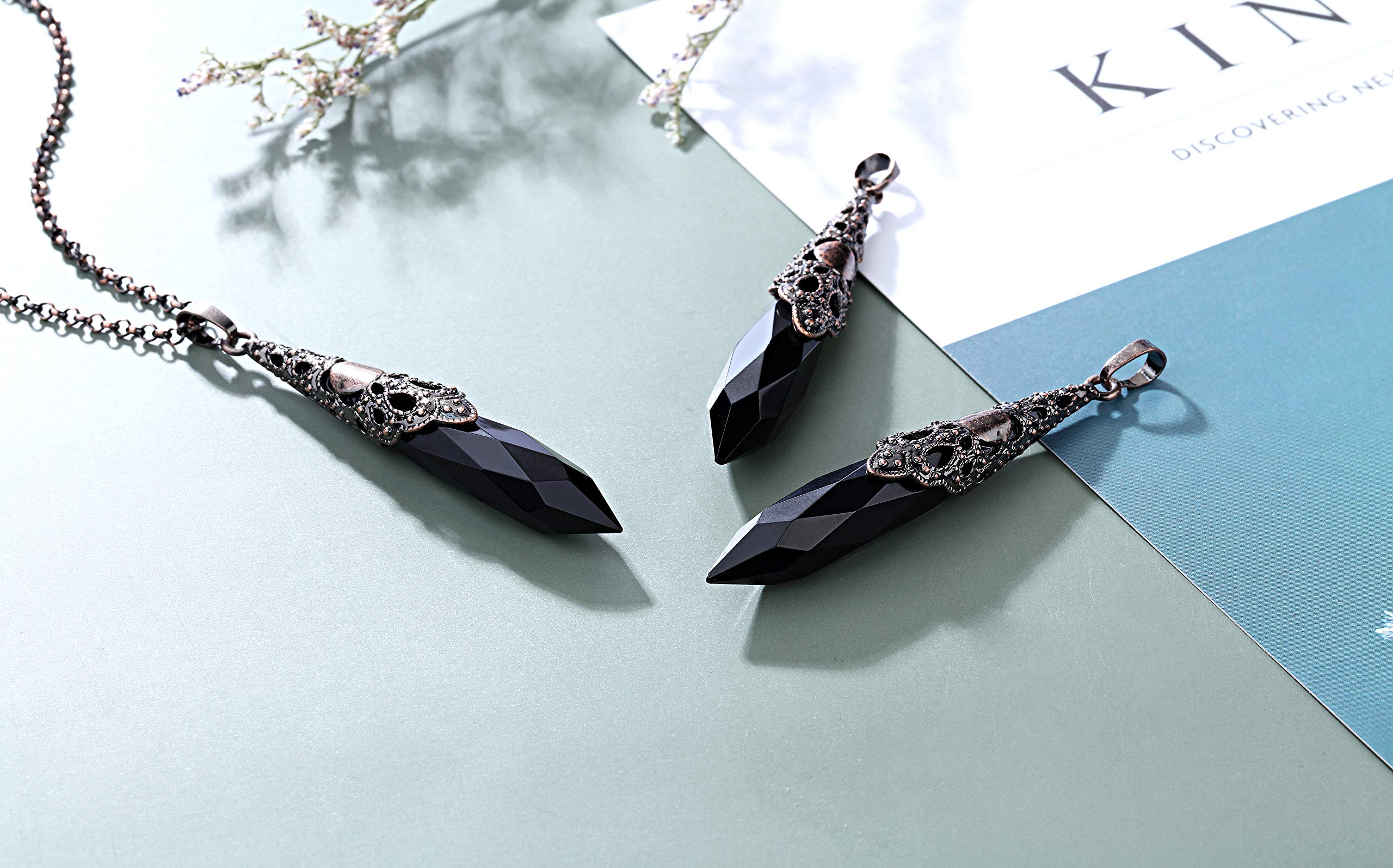 Chaîne de 60 cm avec pendentif obsidienne noire Jovivi en bronze.