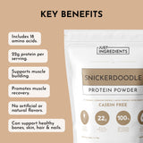 Poudre Just Ingredients Snickerdoodle avec cuillère, mélange rapide pour collations protéinées.