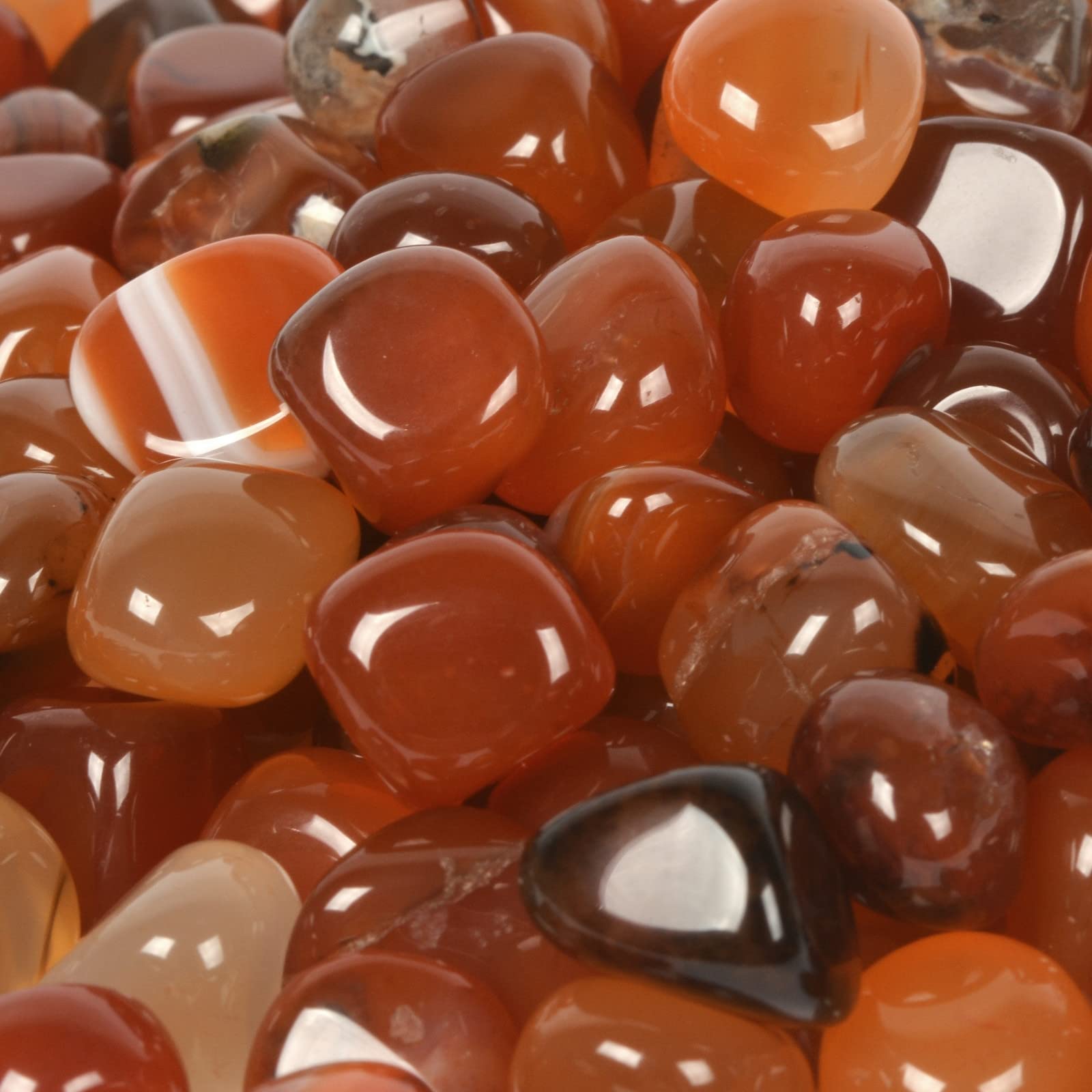Justinstones agate rouge – pierre roulée décorative pour ambiance zen et chaleureuse.