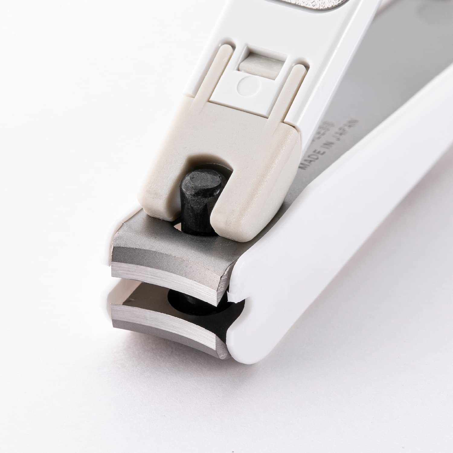 KAI coupe-ongles 119-001-S, design compact pour rangement discret.