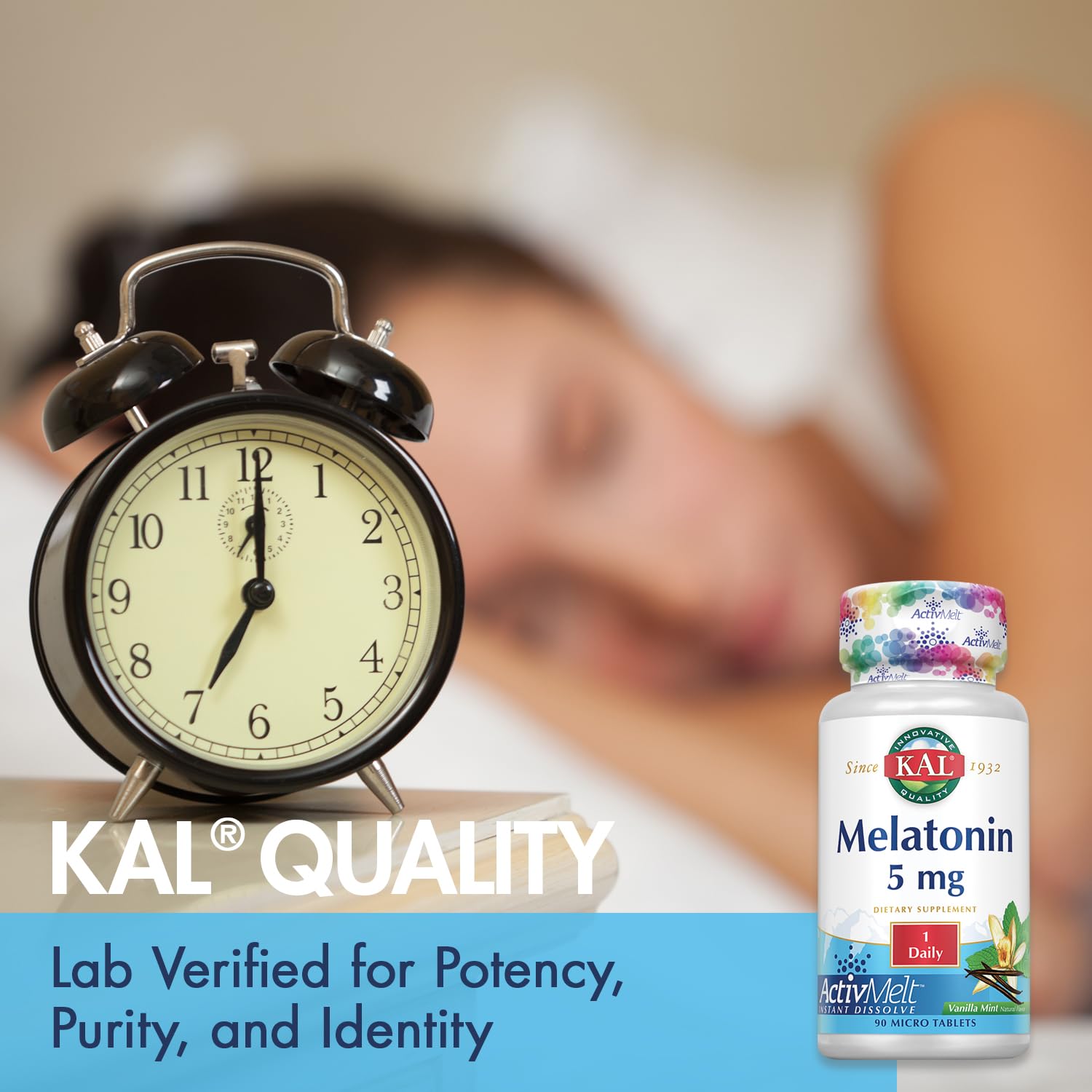 Scène nocturne avec bouteille KAL et cadre nuit favorisant une routine calme