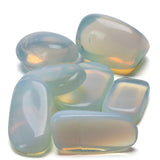 Kalifano Opalite et pierre de lune – gros plan sur pierres polies pour méditation et équilibre.