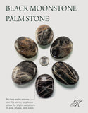 Kalifano pierre-palme-lune-noire sur table, ambiance zen et décor élégant