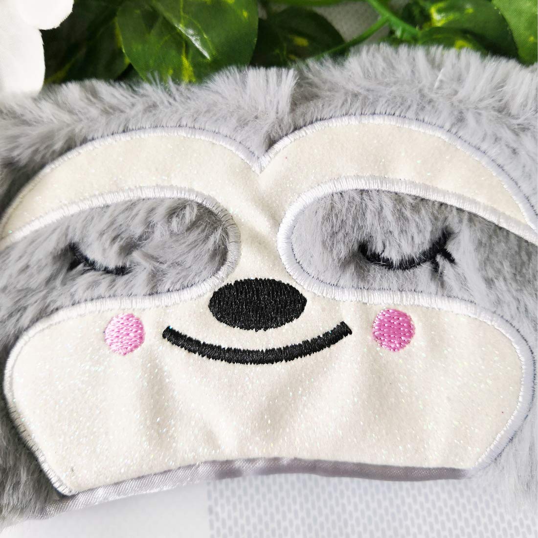 Masque KANOA paresseux gris: design ludique pour enfants et adultes en déplacement.