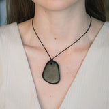 Karelian Heritage design minimaliste s’accordant avec toutes tenues, collier discret et élégant.