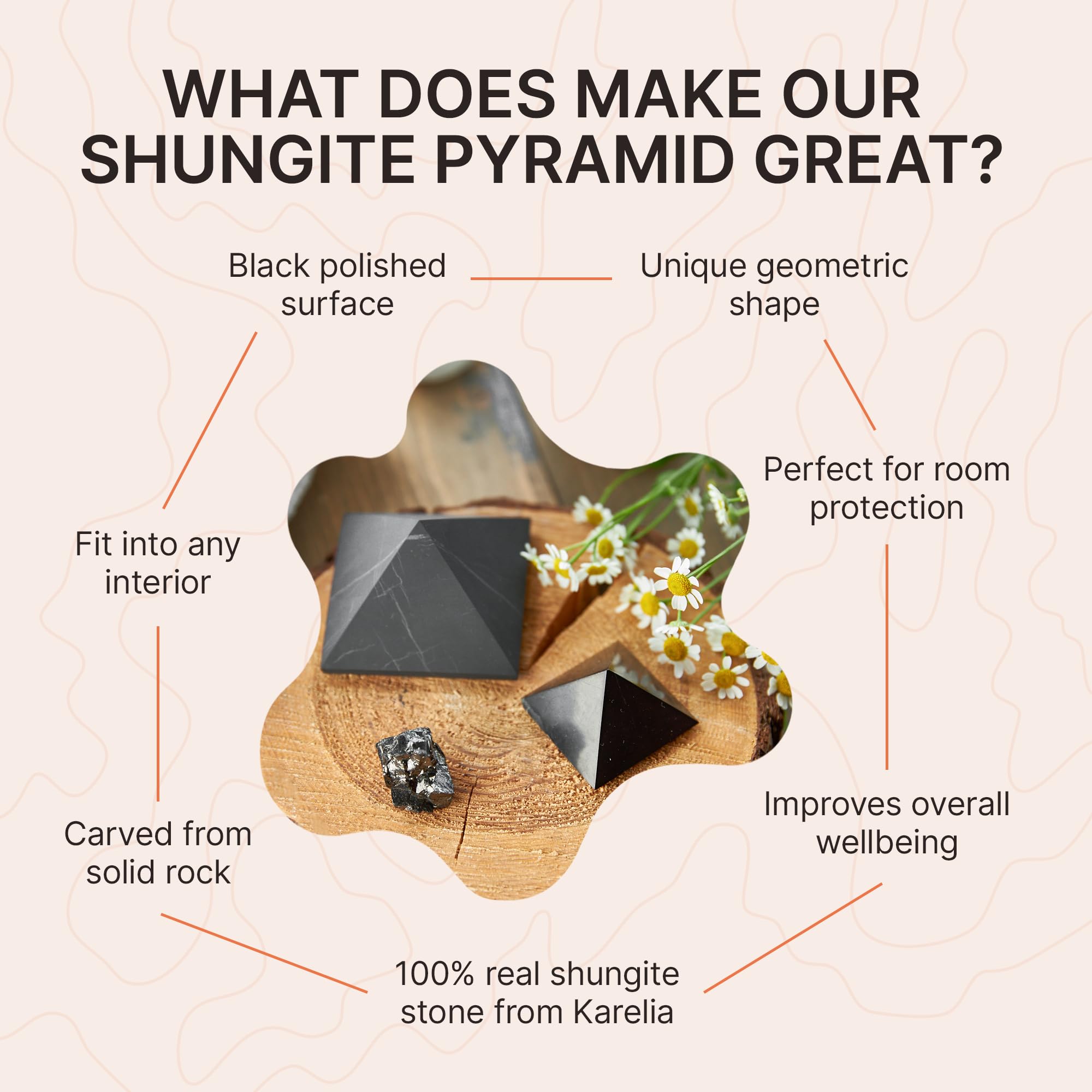 Détail de surface shungite avec traces dorées sur la pyramide Karelian Heritage