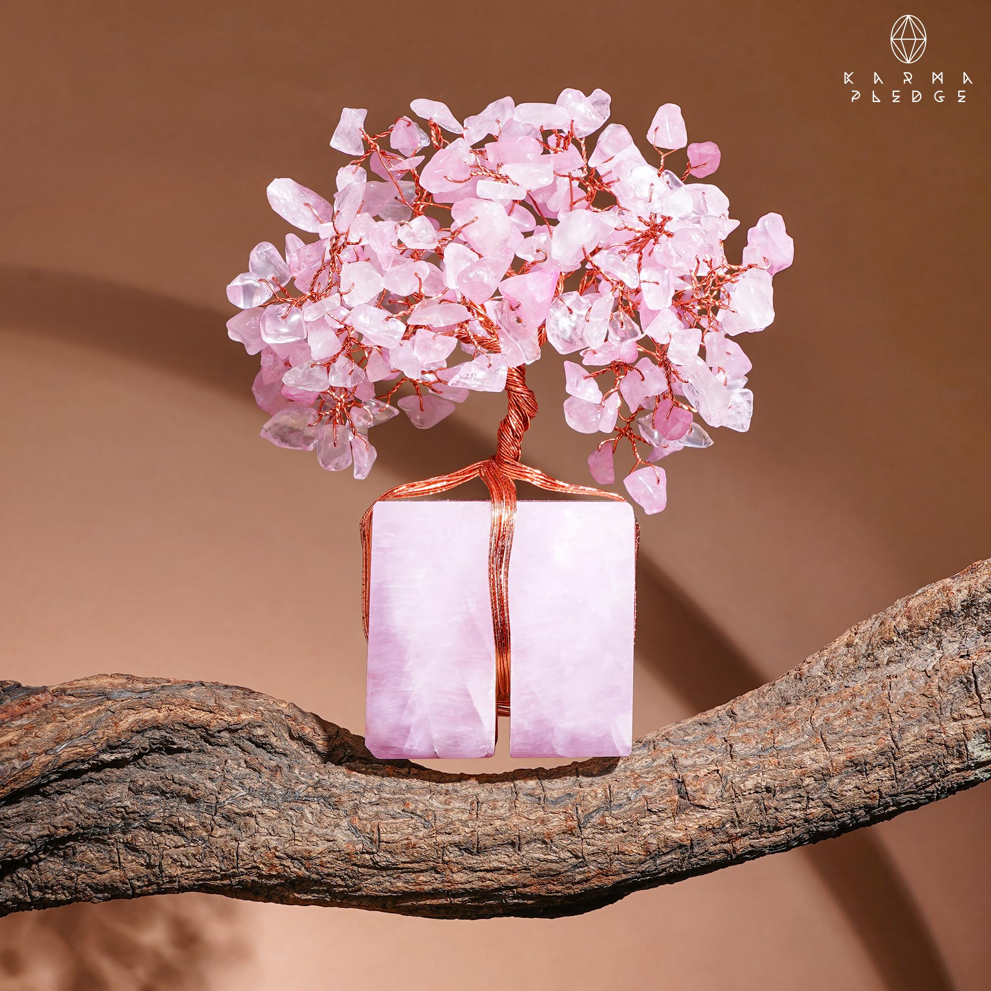 KARMAPLEDGE Arbre quartz rose – reflet lumineux pour ambiance chaleureuse.