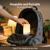 Kipcush, design-compact-portable, se range facilement sur une table de chevet.