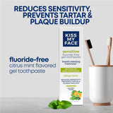 Mousse islandaise enrichit Kiss My Face Sensitive pour dents et gencives sensibles