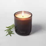 Ambiance relaxante créée par le parfum Sprig, idéale pour détente du soir.