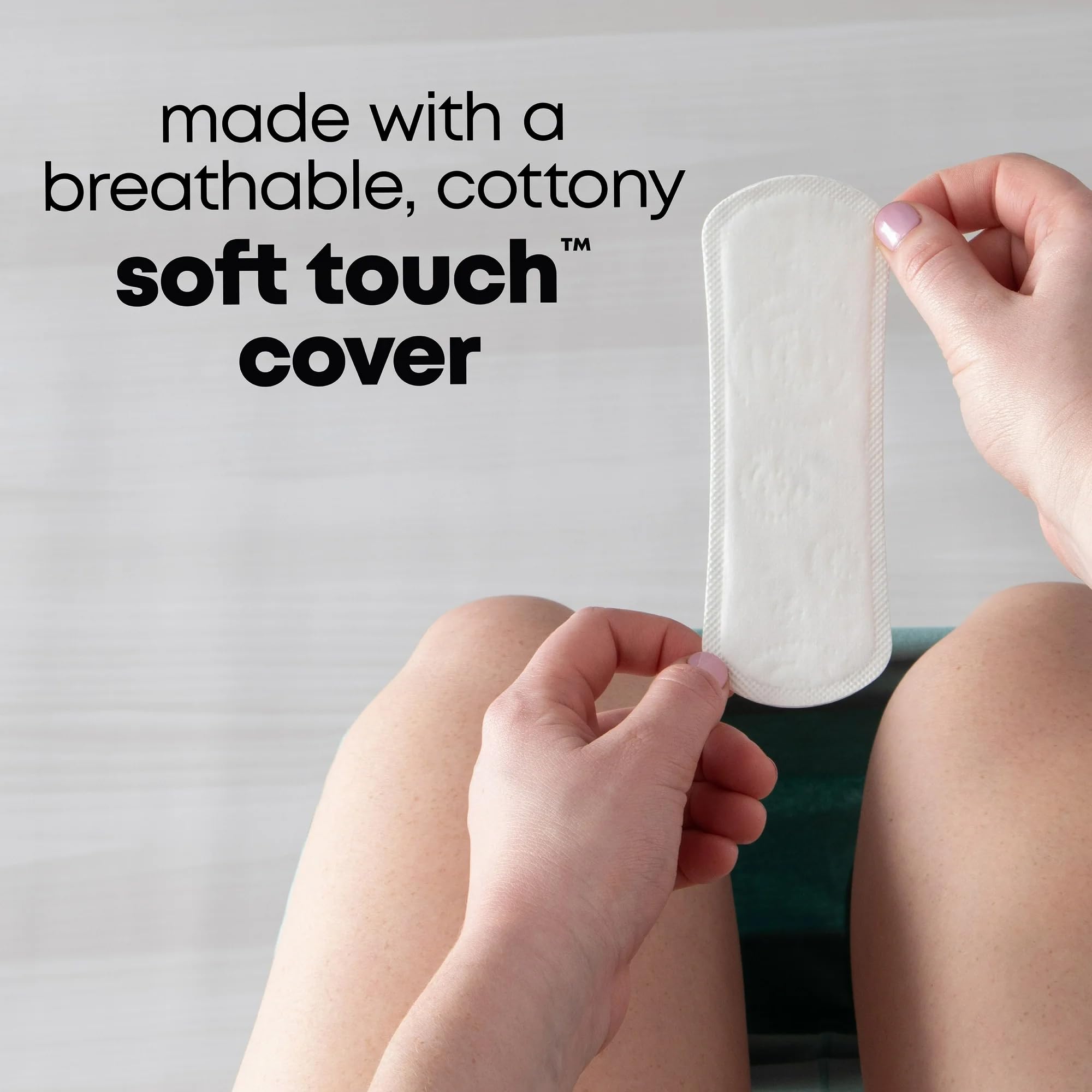 Design simple et élégant de l'emballage Kotex Lightdays.