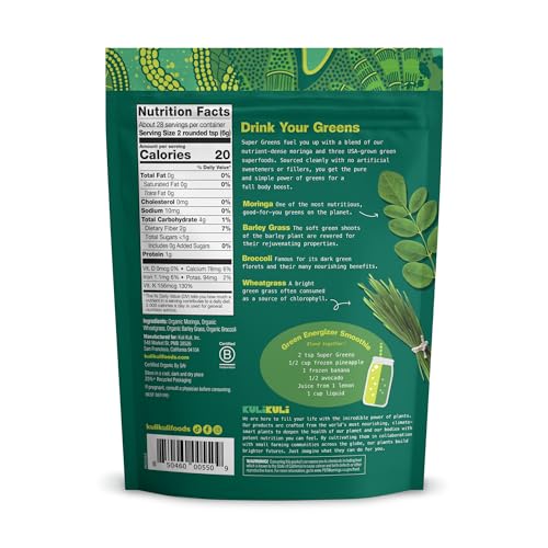 Poudre verte Kuli Kuli Green Power prête à être mélangée.