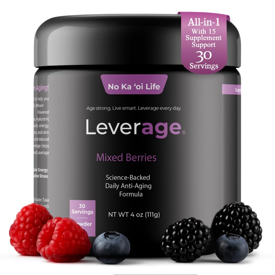 Leverage mélange fruits en poudre dans une gourde, énergie et saveur agréables.
