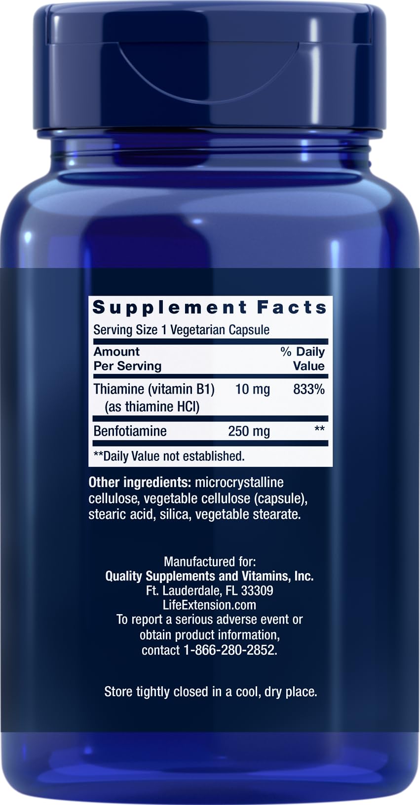 Gros plan sur les capsules Life Extension Mega Benfotiamine faciles à avaler.