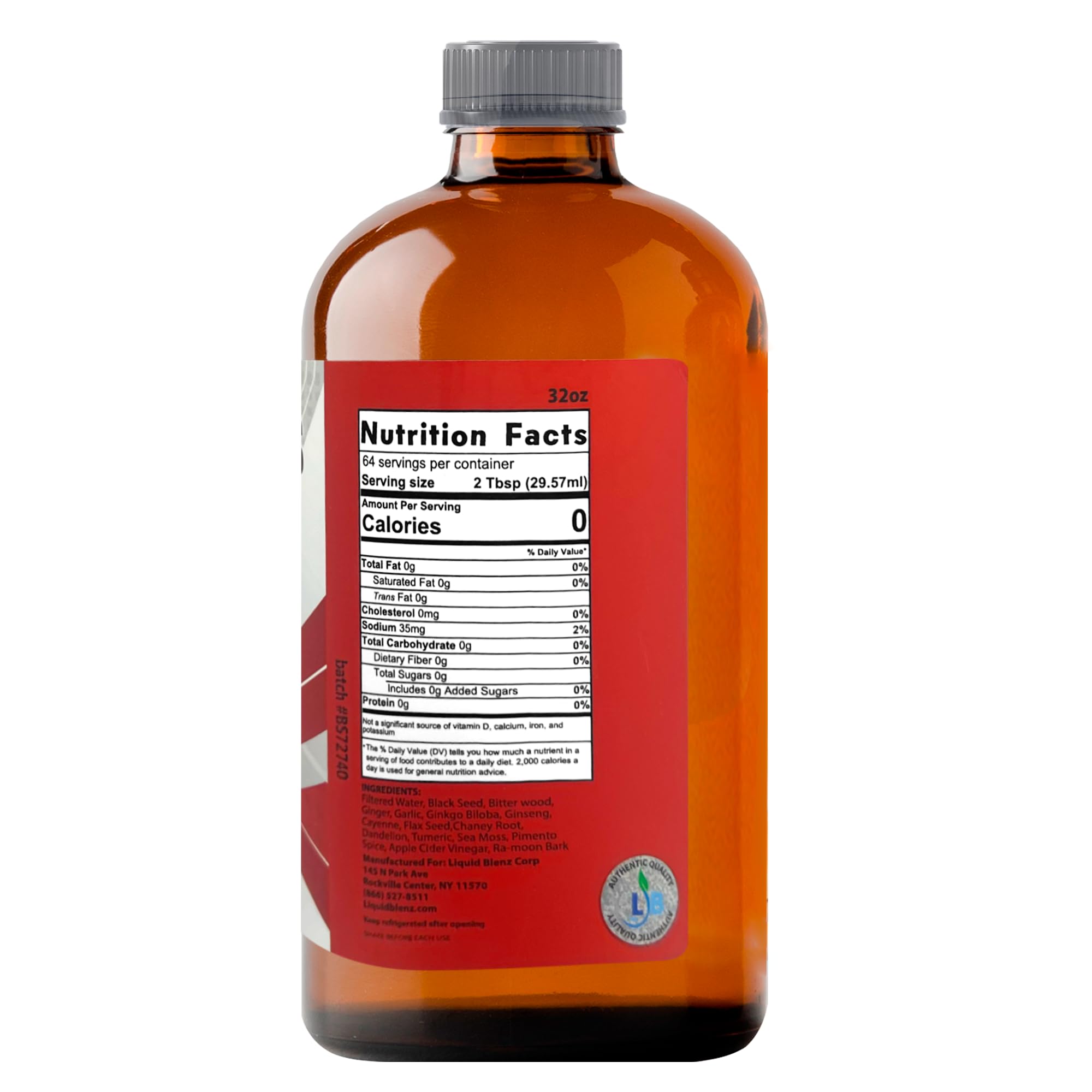 Verre avec Liquid Blenz amers moringa curcuma, parfait pour une dégustation raffinée.