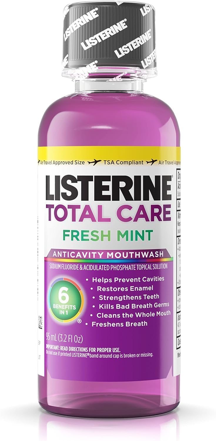 Flacon de bain de bouche Listerine, rafraîchissant et potentiellement anti-caries pour l'hygiène bucco-dentaire