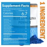 Poudre spiruline bleue Lone Star Botanicals ajoutée dans smoothie, couleur vibrante et naturelle.